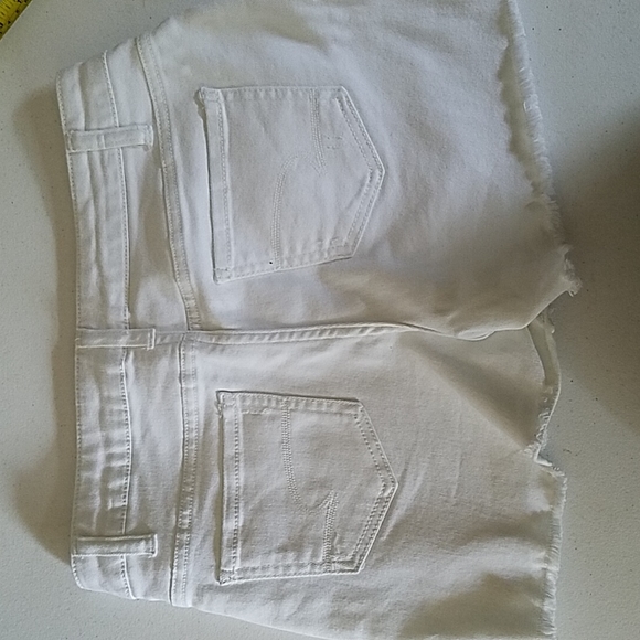 Shorts - Picture 7 of 7